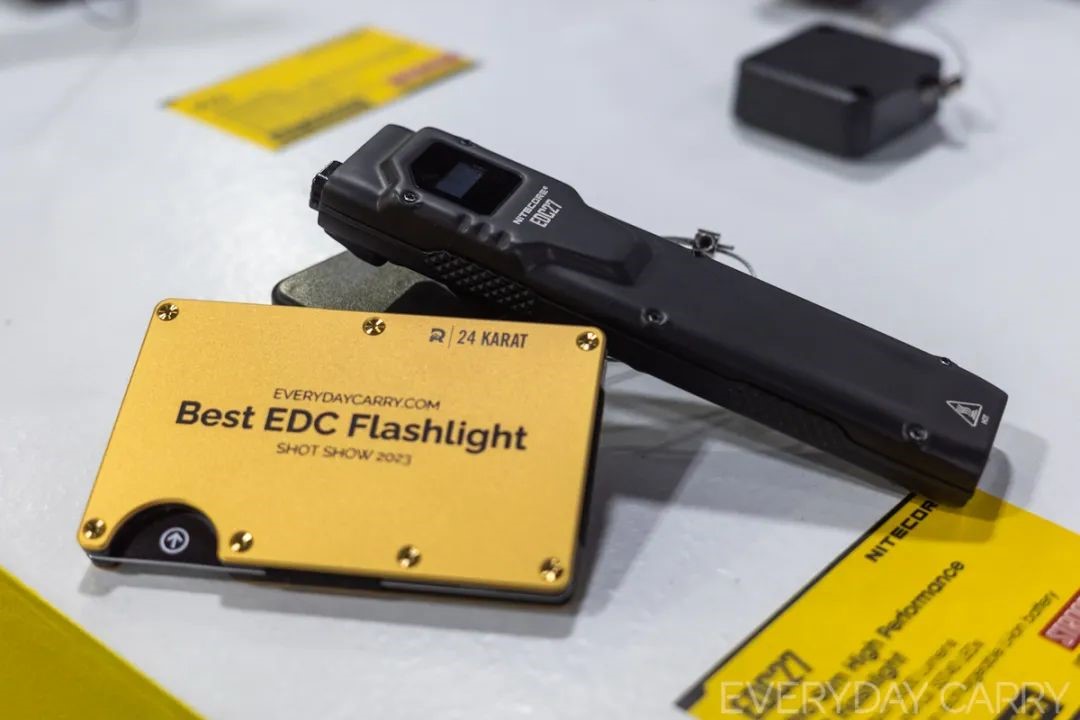 This Flashlight Could Be an EDC Dream: NITECORE EDC27